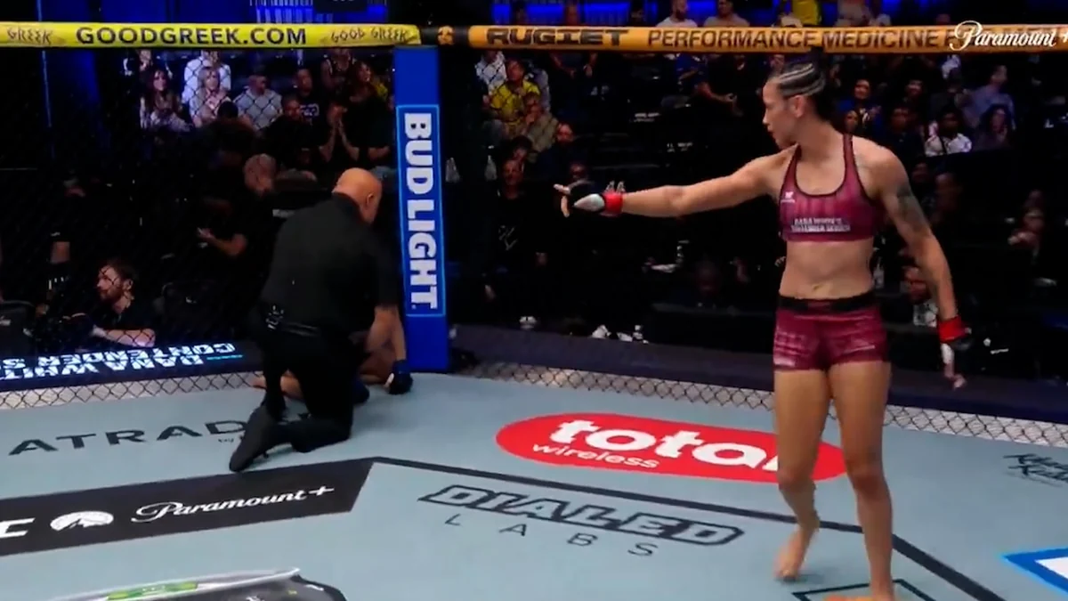Camila Reynoso en el octágono de artes marciales mixtas
