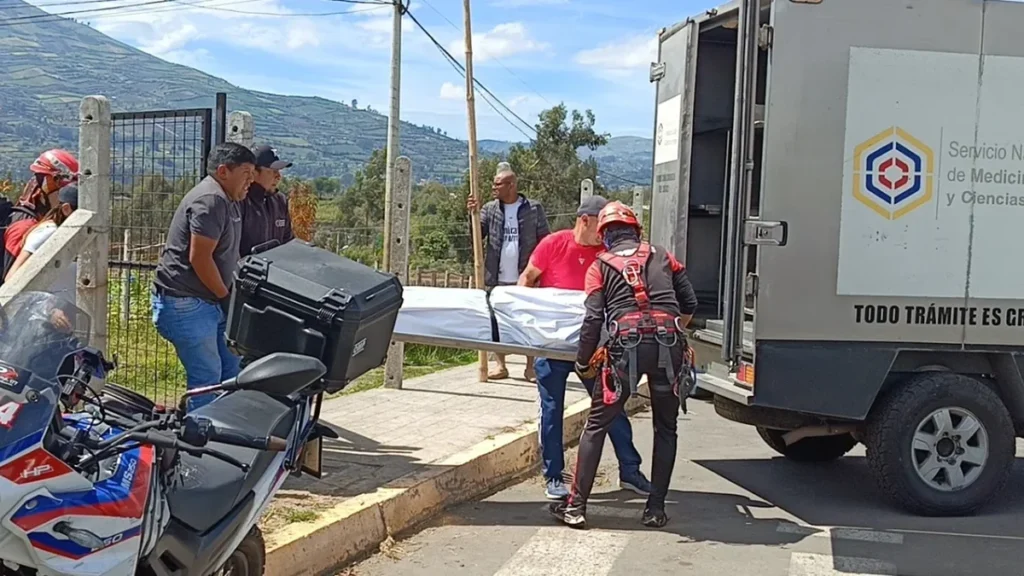 Operativo de búsqueda y rescate en el cantón Cevallos Tungurahua