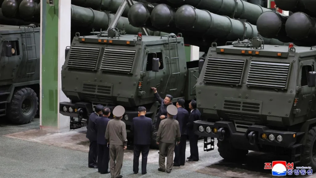 Corea del Norte refuerza su arsenal militar en plantas industriales