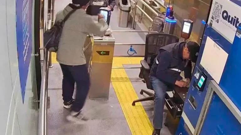 Parada del Trolebús en Quito donde se registraron daños al sistema de cobro