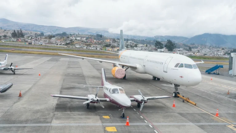 Pista del aeropuerto de Latacunga en la provincia de Cotopaxi