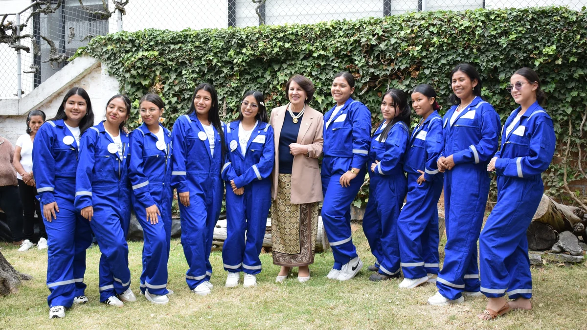 Niñas ecuatorianas seleccionadas para el proyecto Líderes al Espacio