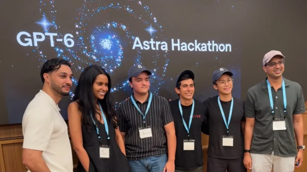Pablo Zavala en la premiación del hackathon de inteligencia artificial en Nueva York