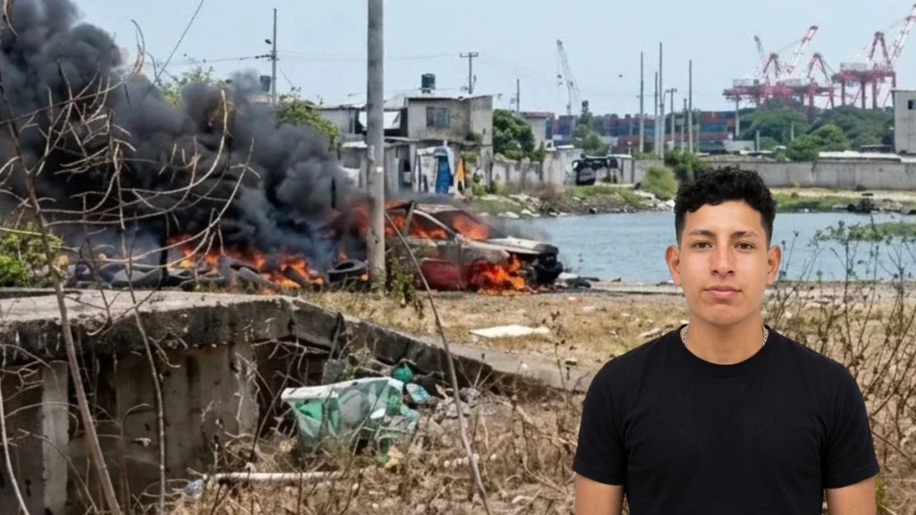 Vehículo con apariencia de patrullero policial incinerado tras un ataque armado en Machala