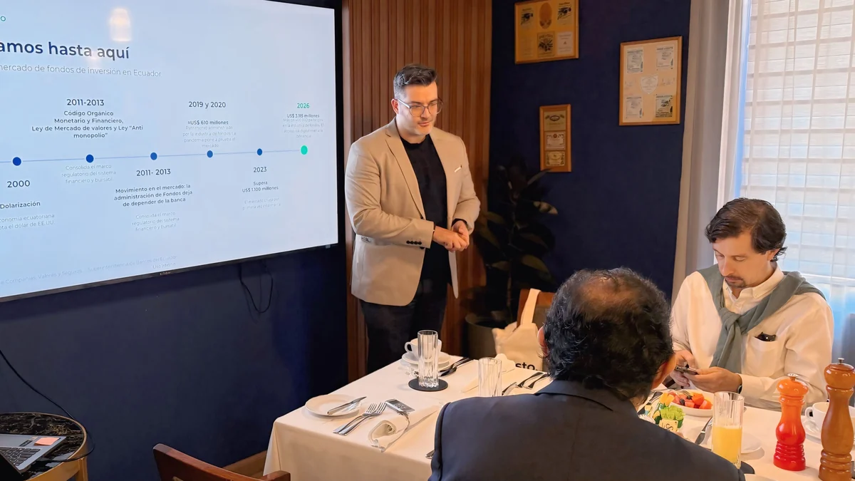 Presentación de Fideval a periodistas sobre la evolución del mercado de fondos de inversión en Ecuador