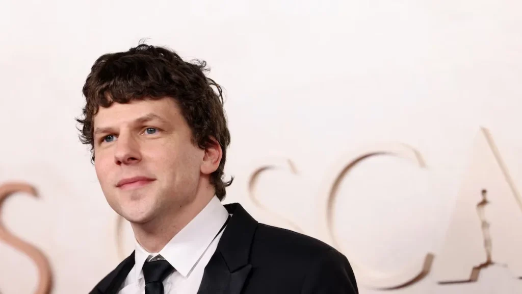 El actor Jesse Eisenberg habla sobre sus dudas profesionales en el cine