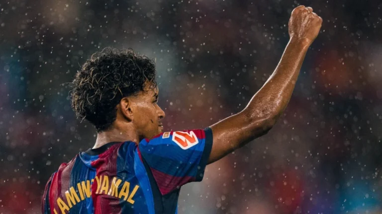 Lamine Yamal en acción durante un compromiso oficial con el FC Barcelona