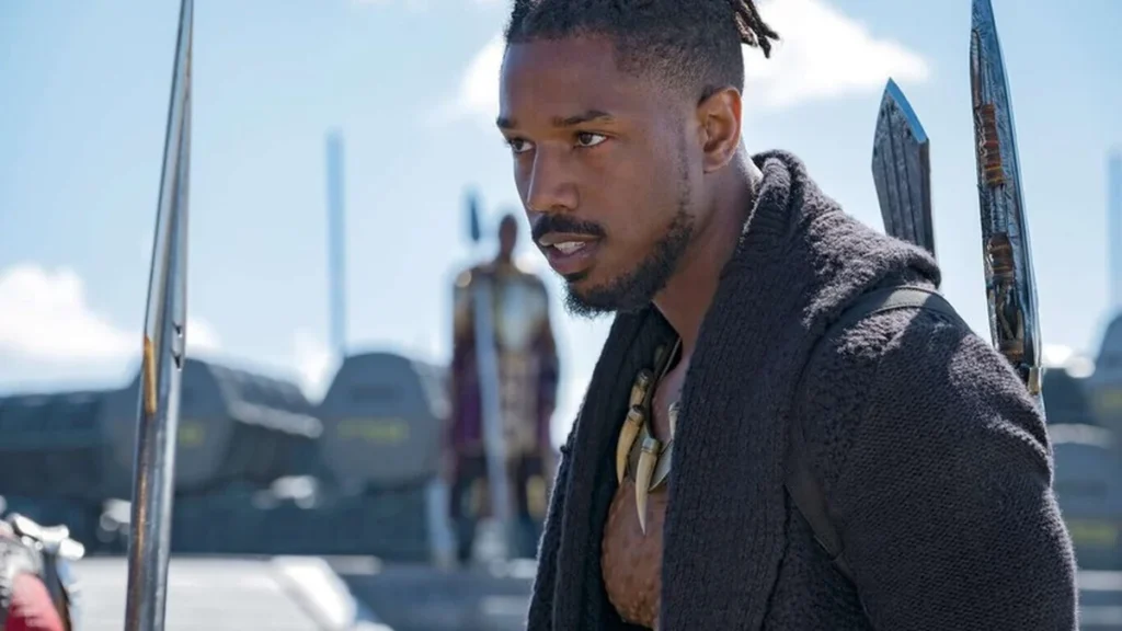 Michael B. Jordan en evento cinematográfico presentando sus nuevos proyectos