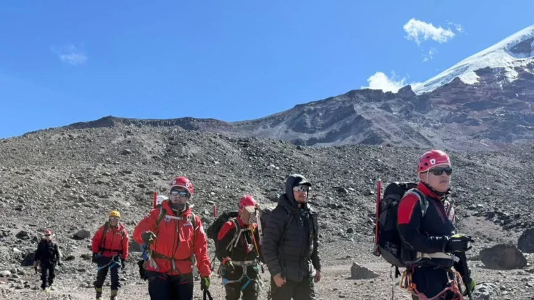 Operativo de rescate de turista extraviado en el volcán Chimborazo