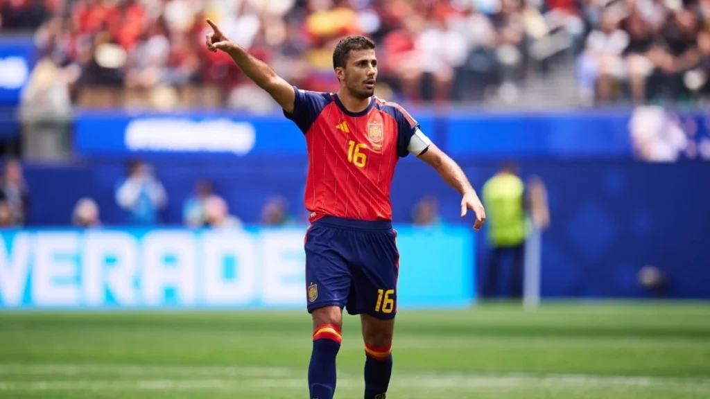 Rodri Hernández en rueda de prensa y entrevistas deportivas