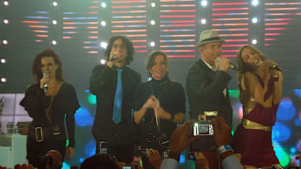 Integrantes de Timbiriche en presentación musical