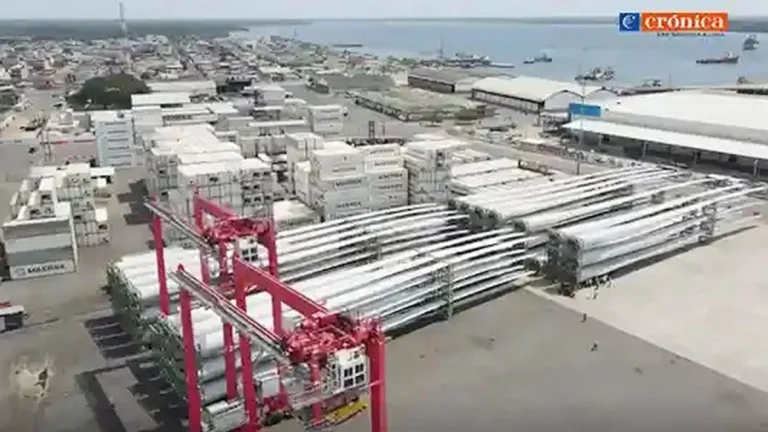 Piezas y componentes del proyecto Villonaco III en muelle