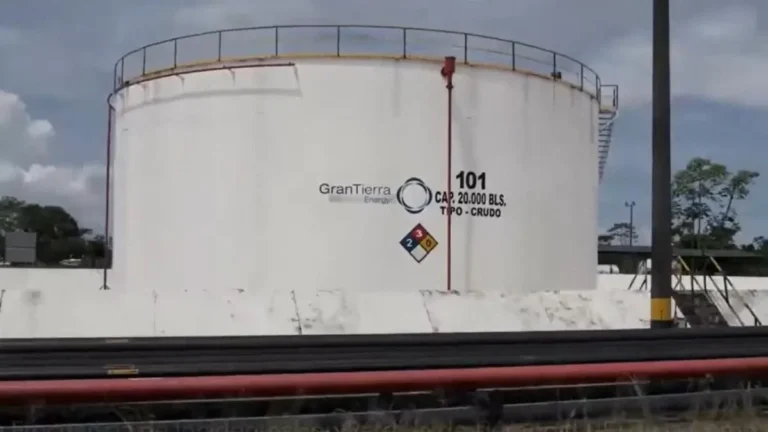 Instalaciones petroleras de Gran Tierra Energy en la región amazónica