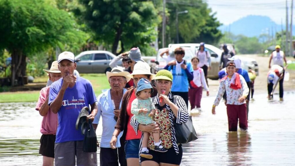 Alerta por El Niño: 15 cantones de Manabí activan sus COE ante intensas lluvias