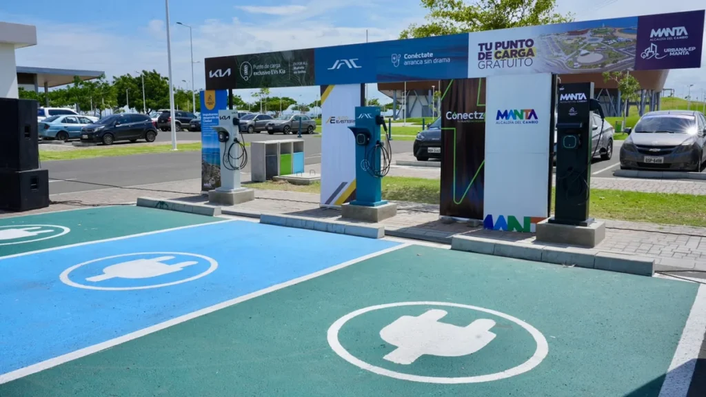Puntos de carga eléctrica de Autoeastern en Manta