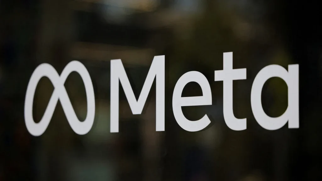Edificio corporativo y calificacion crediticia de meta en riesgo