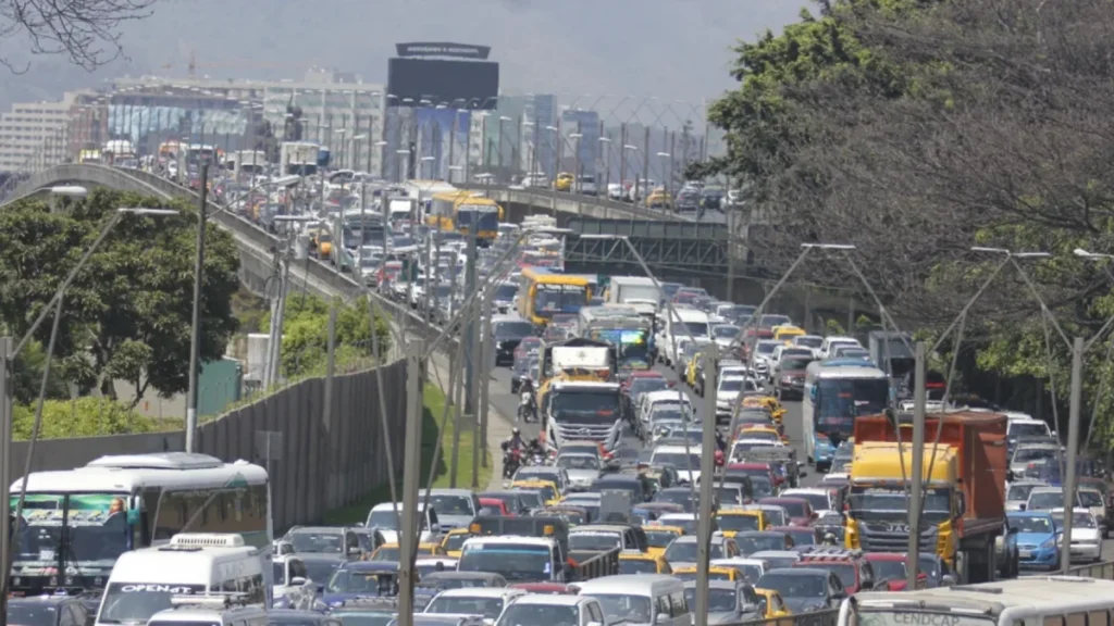 Puente de la Unidad Nacional que conecta Guayaquil con Samborondón y Durán