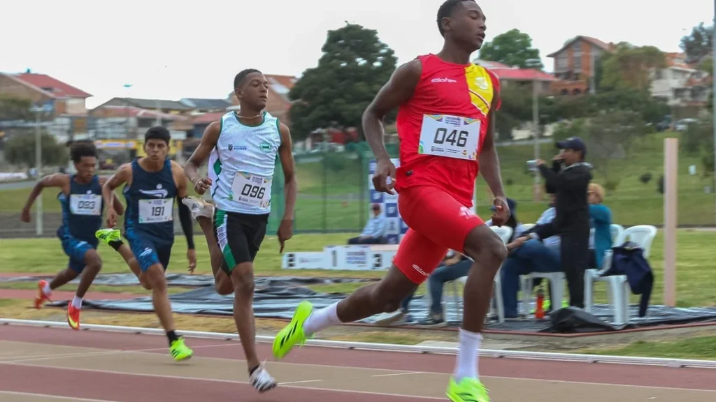 Pista atlética de Miraflores en Cuenca para el Sudamericano Sub-18