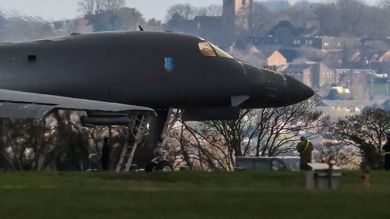 Base militar británica de Fairford bajo vigilancia antiterrorista