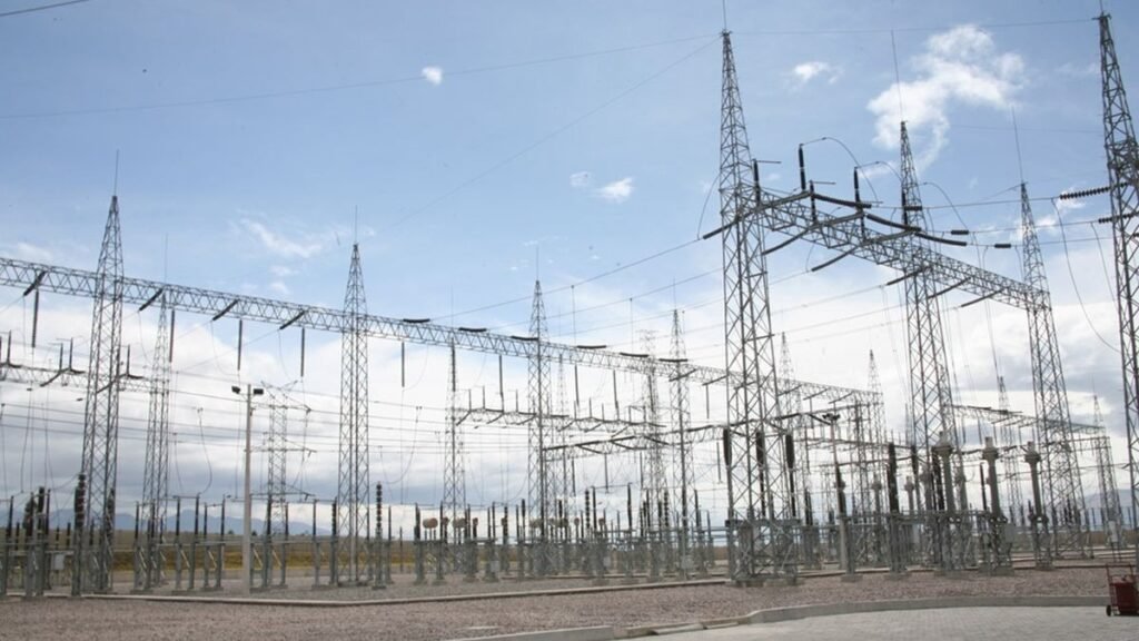 Ecuador paga récord histórico por la energía importada de Colombia en 2026