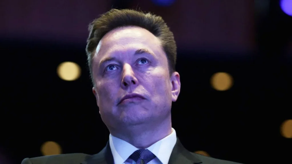 Elon Musk en presentación sobre innovación y defensa