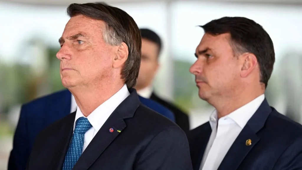 Flávio Bolsonaro en rueda de prensa en Brasilia