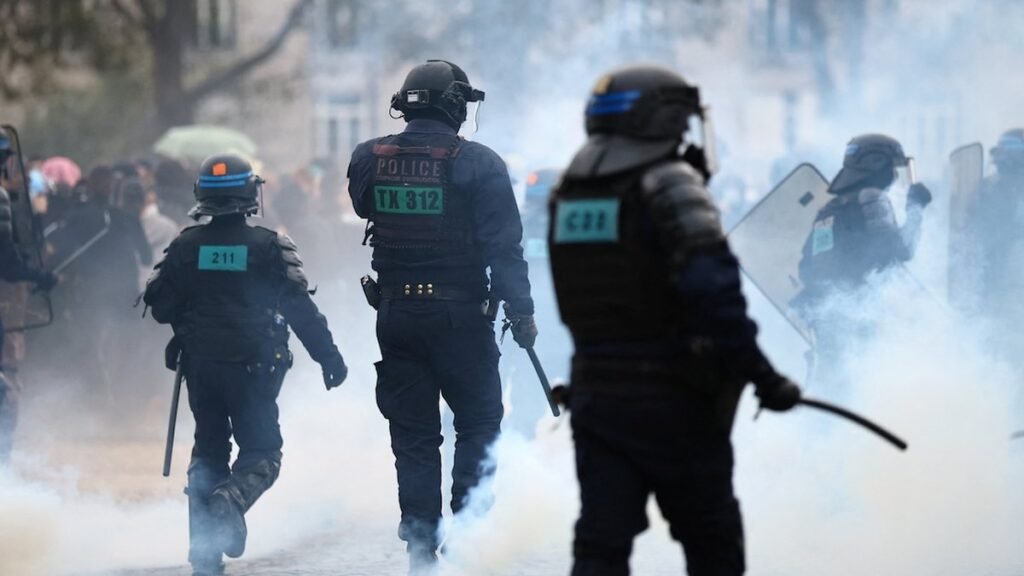 Francia registra masivas protestas estudiantiles en quinta jornada de huelga