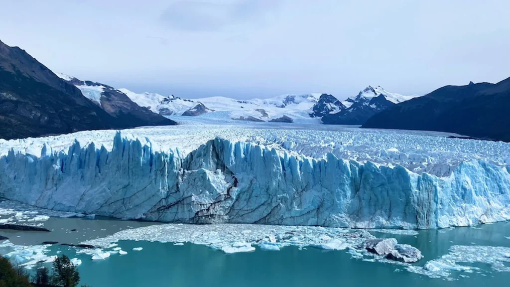 Retroceso del frente glacial del Perito Moreno en Argentina