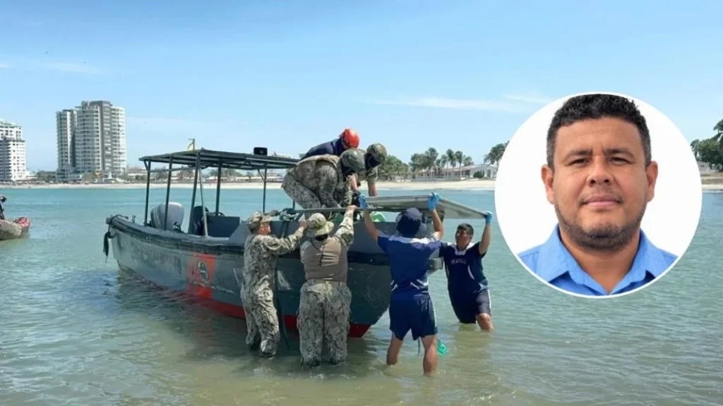 Embarcación pesquera artesanal navegando en aguas de Santa Elena.