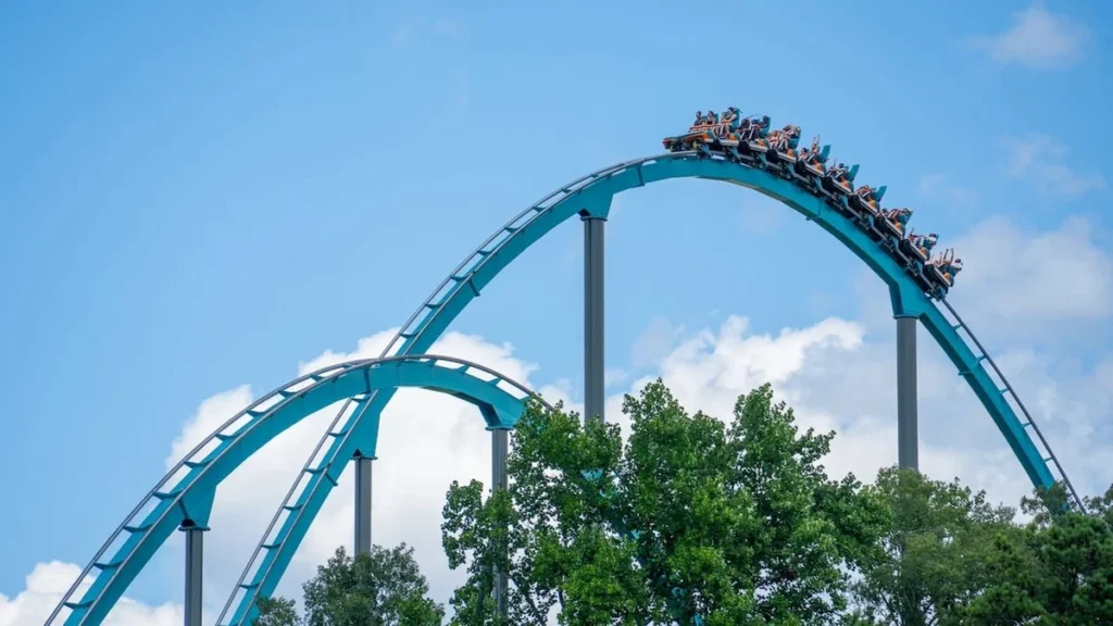 Estructura de la montaña rusa Goliath en el parque Six Flags Over Georgia