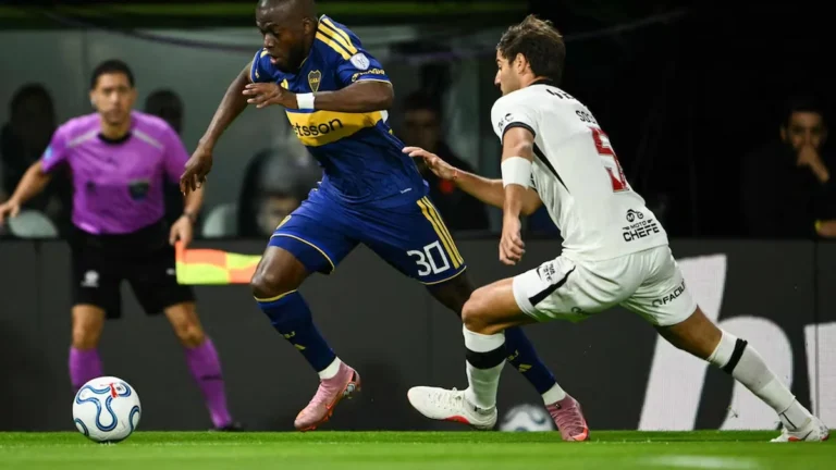 Trofeo y confirmación del horario de la final de copa sudamericana