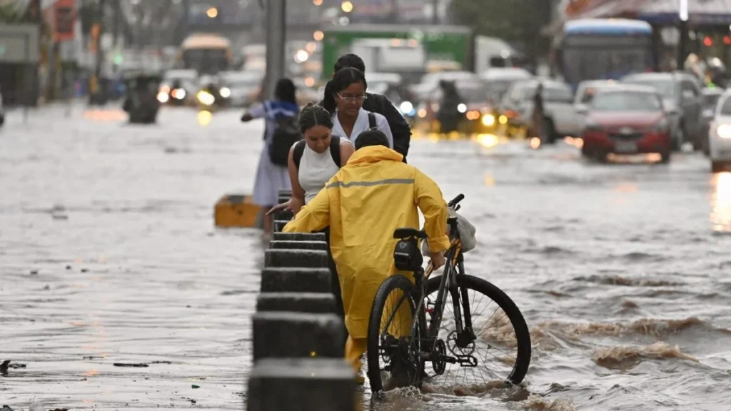 Cielo nublado y precipitaciones torrenciales en el callejón interandino