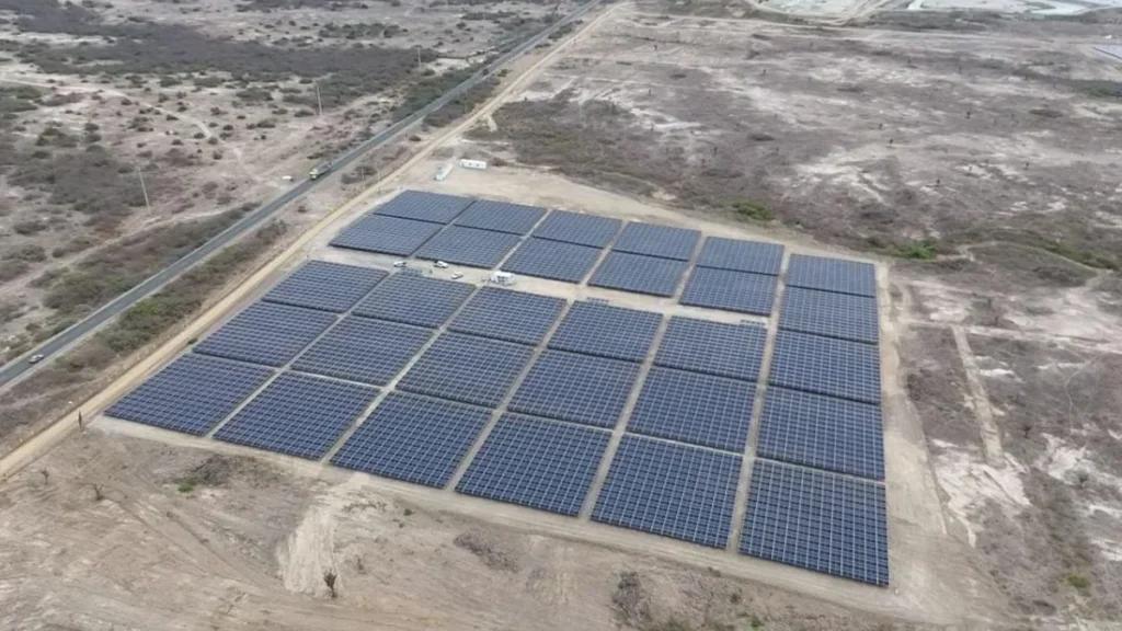 Paneles solares e infraestructura de autogeneracion energetica en empresas