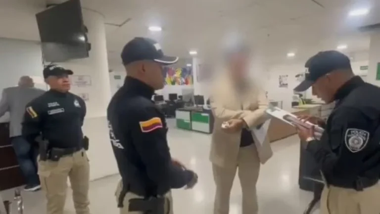 Captura en aeropuerto de Bogotá de sujeto solicitado por fraude bancario en Dubái