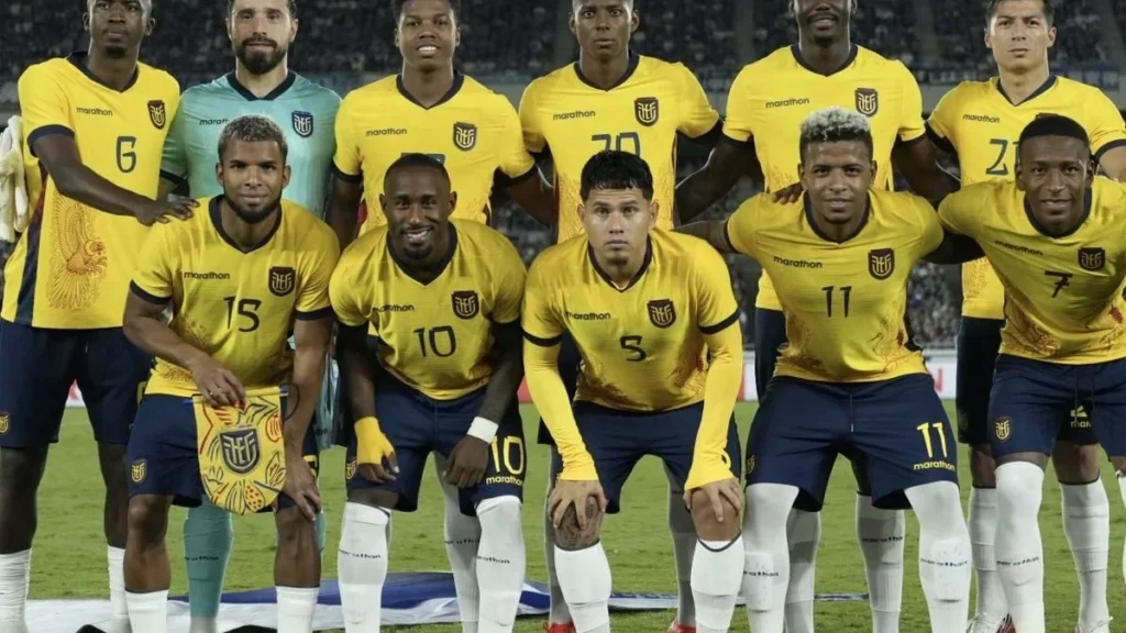 Jugadores de la Selección Ecuatoriana celebrando en el campo de juego