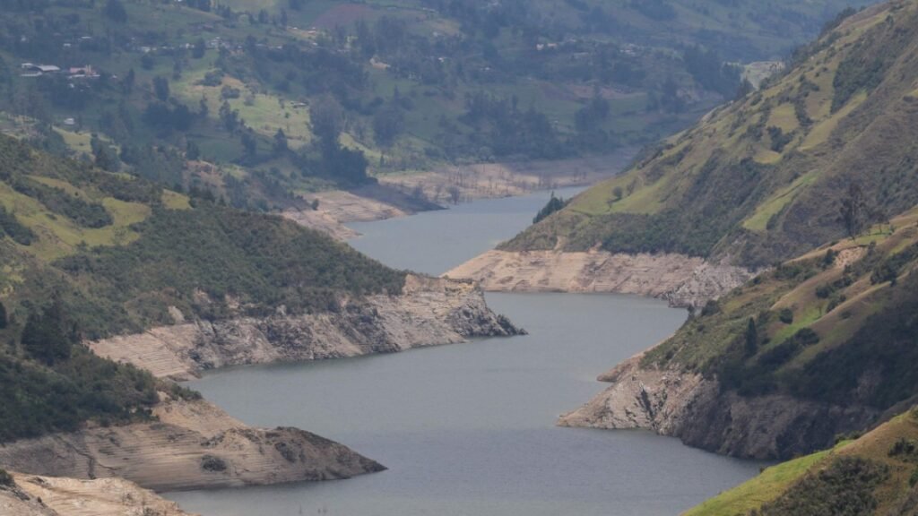 Lluvias en Azuay elevan en más de un metro el nivel del embalse de Mazar