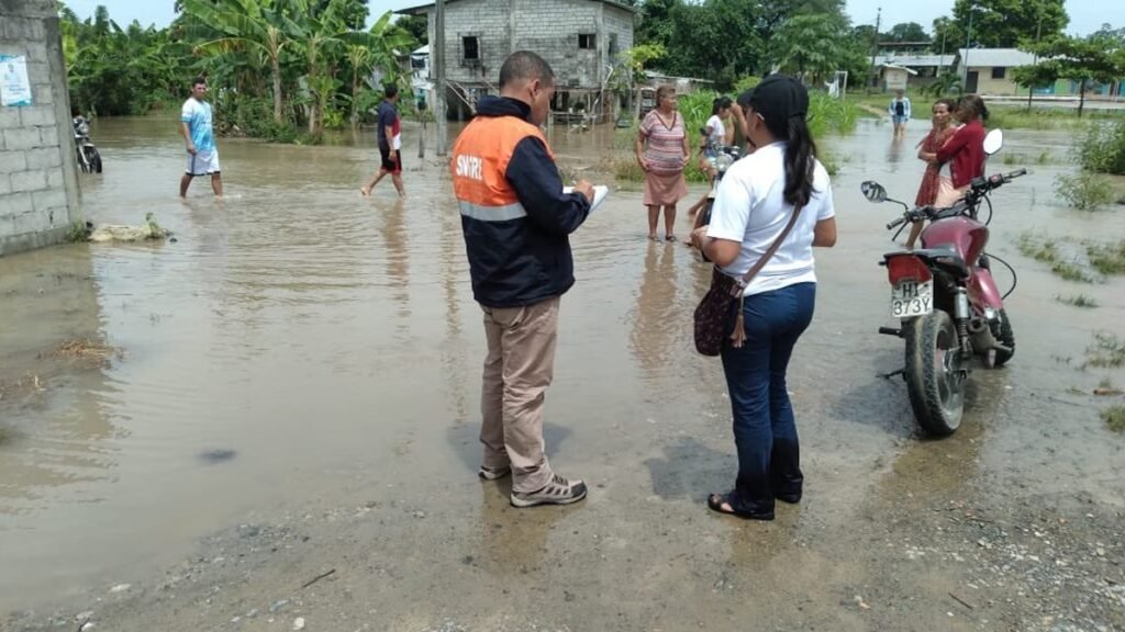 Lluvias provocan el desborde de seis ríos en tres provincias