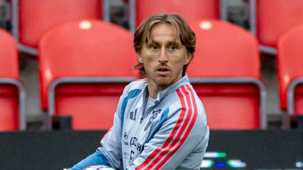 Luka Modric cabizbajo tras la dura derrota de Croacia ante Inglaterra
