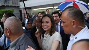 María Corina Machado liderando un acto público en Venezuela