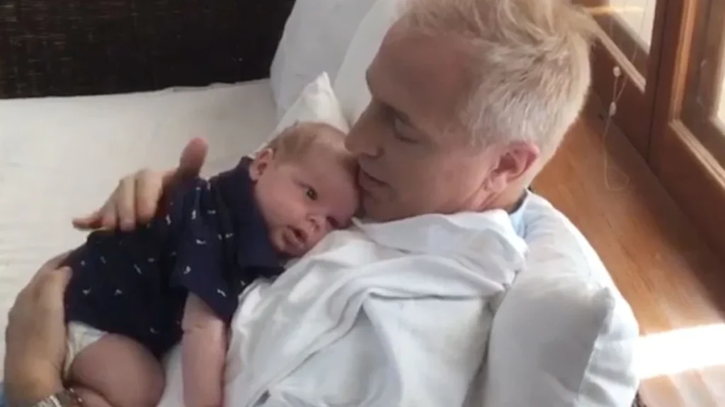 Marley celebrando el cumpleaños de su hijo Mirko