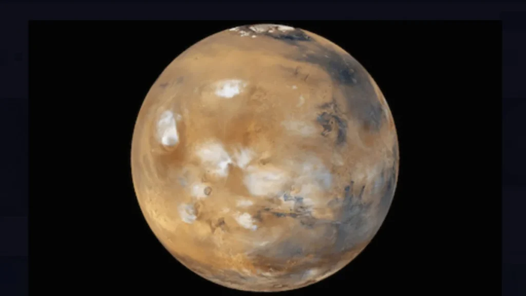 Fotografía en alta resolución de la superficie y atmósfera tenue del planeta Marte