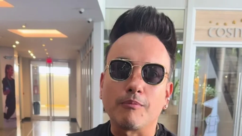 Cantante colombiano Nacho Acero en pronunciamiento
