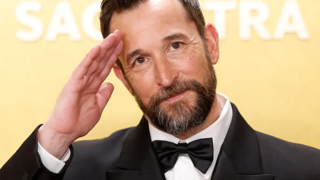 Noah Wyle en la portada especial de la revista People