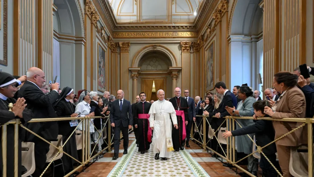 El papa León XIV en audiencia pública en el Vaticano