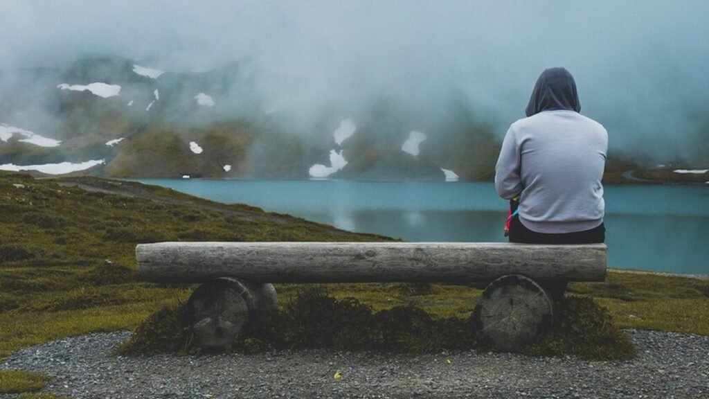 Por qué conversar con una IA en momentos de soledad no sacia como parece