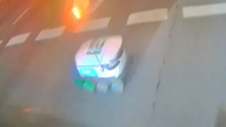 Robot de reparto provoca accidente en Tallin tras invadir calzada