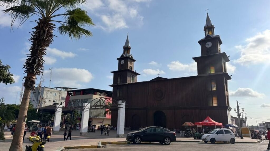 Santa Elena celebra sus festividades con eventos culturales y gastronomía
