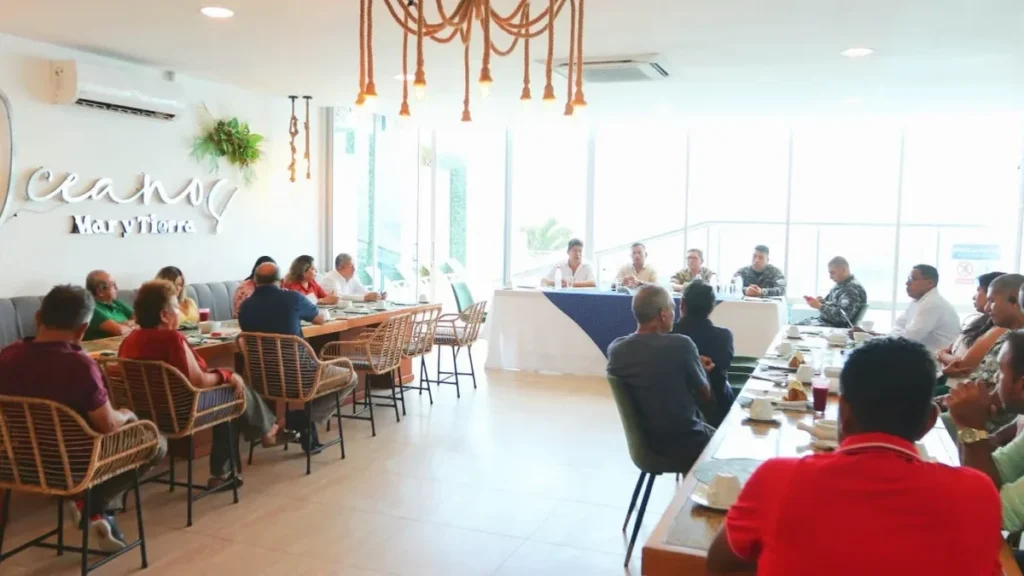 Sector hotelero y turístico de Esmeraldas pide suspender toque de queda en feriado