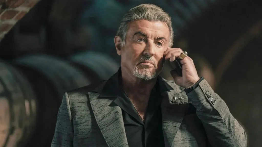 Sylvester Stallone sonriendo durante una entrevista