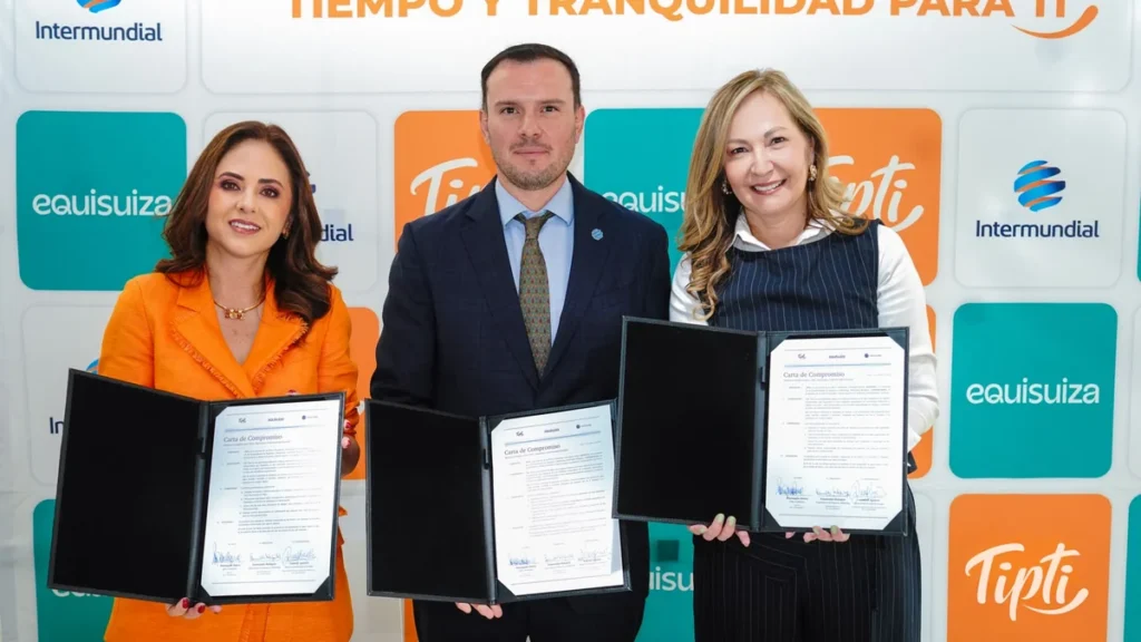 Presentación de la alianza digital de seguros de viaje en Ecuador